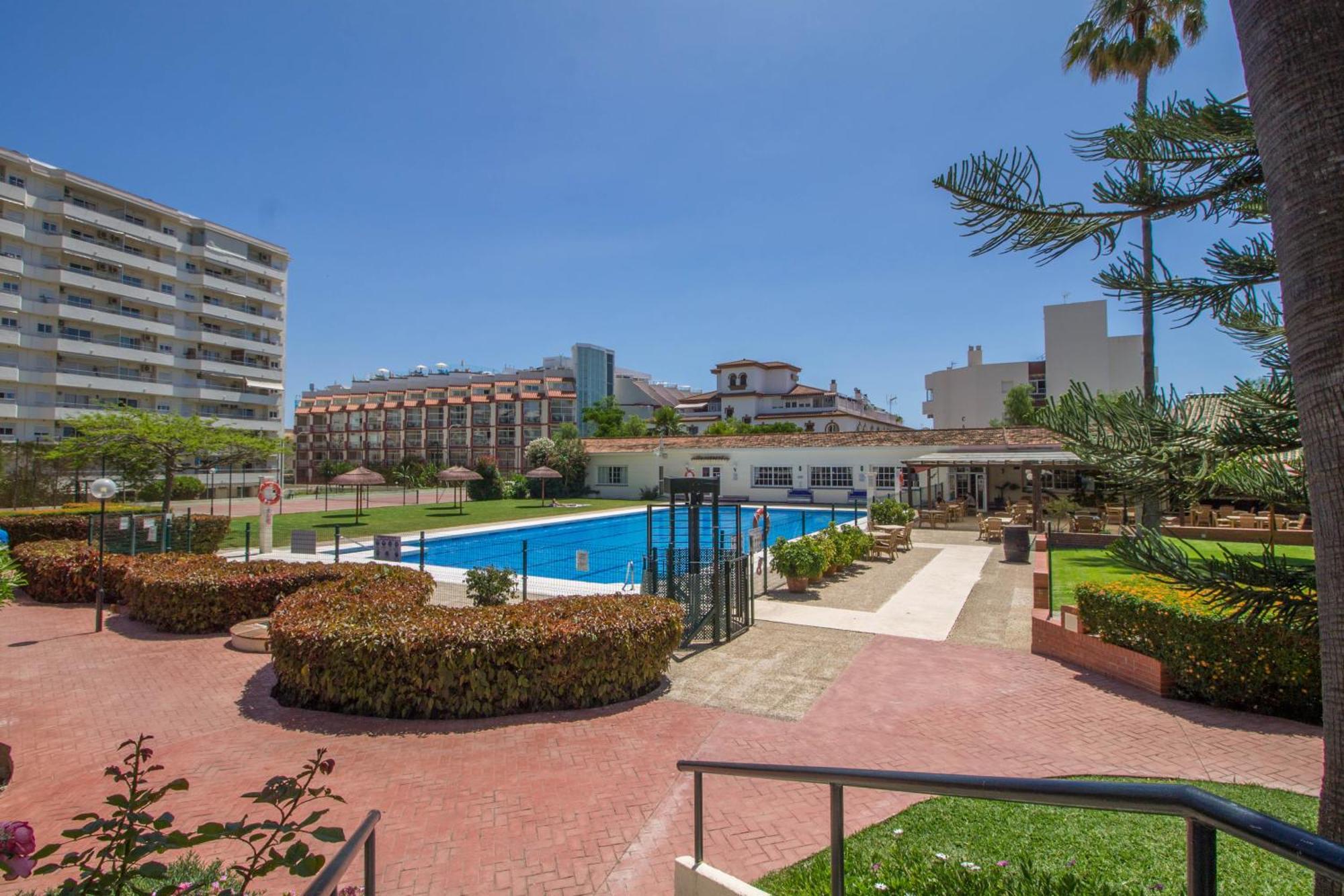 Carihuela Palace 418 By Ivi Real Estate Torremolinos Exterior photo